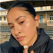 Sono una studentessa di 21 anni sono cresciuta in Italia con madrelingua spagnola, nel tempo libero mi piacerebbe molto aiutare le persone a imparare lo spagnolo!